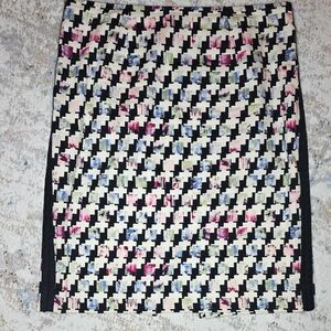 White House Black Market Geometric Pencil Skirt